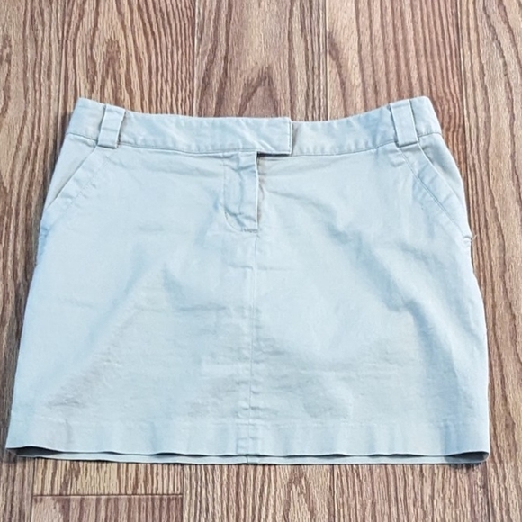Tommy Hilfiger classic khaki mini skirt with pockets, size 4 - Picture 1 of 2